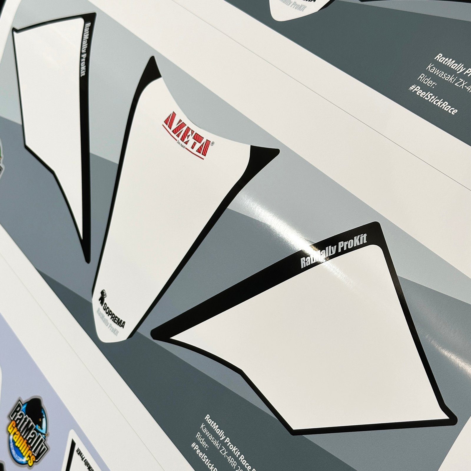 Race style number boards. Kawasaki ZX-4RR / RatMally Graphics